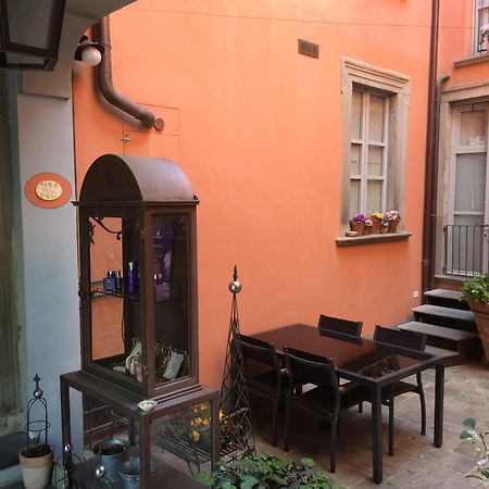 Bed & Breakfast Del Teatro Cagli Bagian luar foto