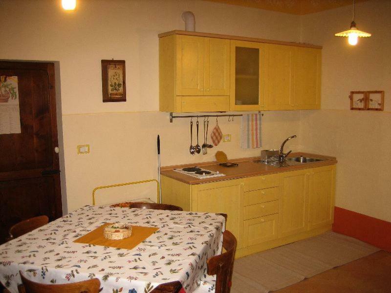 Bed & Breakfast Del Teatro Cagli Bagian luar foto